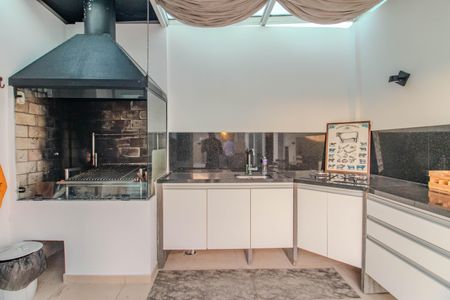 Casa à venda com 330m², 3 quartos e 3 vagas Casa à venda com 330m², 3 quartos e 3 vagasEspaço Gourmet