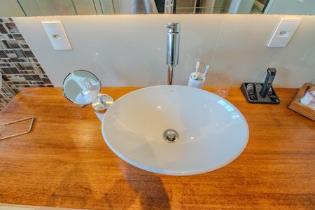 Casa à venda com 330m², 3 quartos e 3 vagas Casa à venda com 330m², 3 quartos e 3 vagasBanheiro da Suíte 1