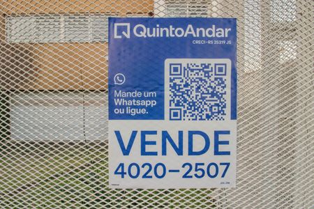 Casa à venda com 330m², 3 quartos e 3 vagas Casa à venda com 330m², 3 quartos e 3 vagasPlaquinha
