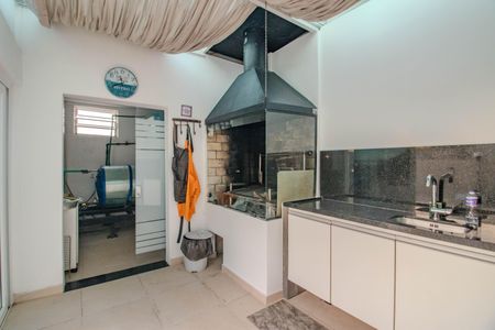 Casa à venda com 330m², 3 quartos e 3 vagas Casa à venda com 330m², 3 quartos e 3 vagasEspaço Gourmet