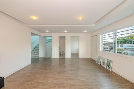 Sala de casa à venda com 3 quartos, 330m² em São Sebastião, Porto Alegre