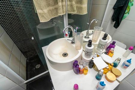 Apartamento à venda com 74m², 2 quartos e 1 vagaBanheiro