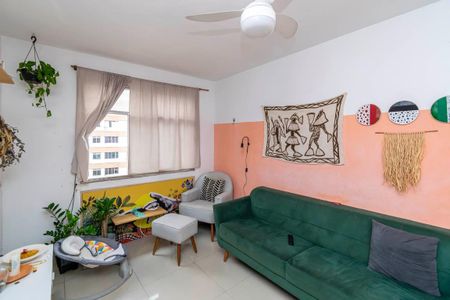 Apartamento à venda com 74m², 2 quartos e 1 vagaSala