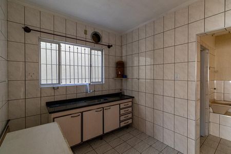 Casa à venda com 250m², 6 quartos e 2 vagasCasa 1 - Cozinha 