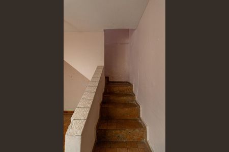 Casa à venda com 250m², 6 quartos e 2 vagasCasa 2 - Escada