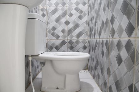 Banheiro Social de kitnet/studio para alugar com 1 quarto, 25m² em Jardim Adriana, Guarulhos