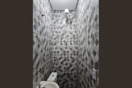 Banheiro Social de kitnet/studio para alugar com 1 quarto, 25m² em Jardim Adriana, Guarulhos