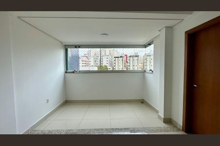Apartamento para alugar com 70m², 2 quartos e 2 vagasVaranda 