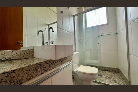 Apartamento para alugar com 70m², 2 quartos e 2 vagasBanheiro 