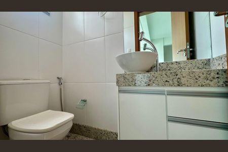 Apartamento para alugar com 70m², 2 quartos e 2 vagasBanheiro 