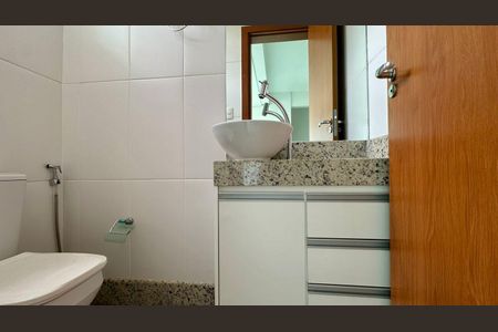 Apartamento para alugar com 70m², 2 quartos e 2 vagasBanheiro 