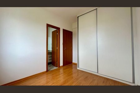 Apartamento para alugar com 70m², 2 quartos e 2 vagasQuarto 