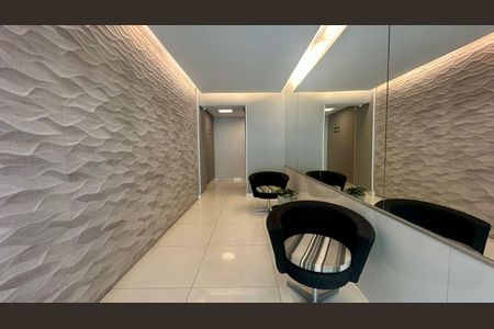 Apartamento para alugar com 70m², 2 quartos e 2 vagasHall social 