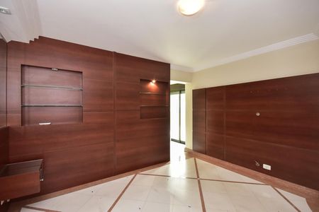 Apartamento à venda com 330m², 4 quartos e 5 vagasSuíte 1 da Cobertura