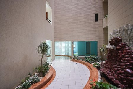 Apartamento à venda com 330m², 4 quartos e 5 vagas Apartamento à venda com 330m², 4 quartos e 5 vagasHall Social