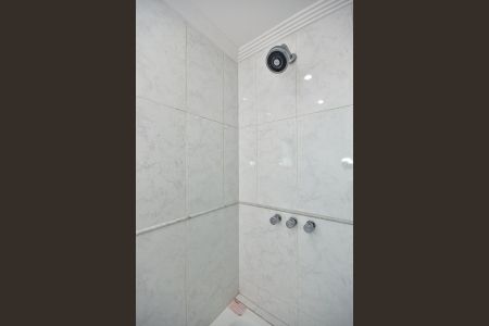 Apartamento à venda com 330m², 4 quartos e 5 vagasChuveiro do banheiro da Suíte 3