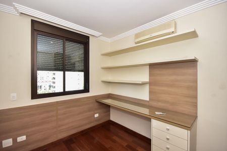 Apartamento à venda com 330m², 4 quartos e 5 vagasSuíte 2