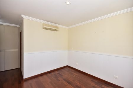 Apartamento à venda com 330m², 4 quartos e 5 vagasSuíte 3