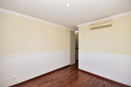 Apartamento à venda com 330m², 4 quartos e 5 vagasSuíte 3