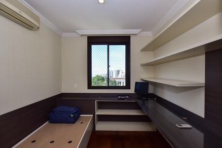 Apartamento à venda com 330m², 4 quartos e 5 vagasSuíte 2
