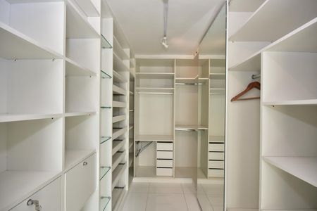 Apartamento à venda com 330m², 4 quartos e 5 vagasCloset da. Cobertura