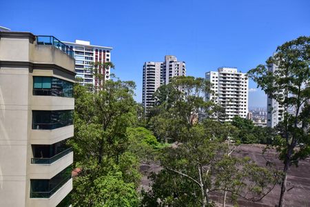 Apartamento à venda com 330m², 4 quartos e 5 vagasVista