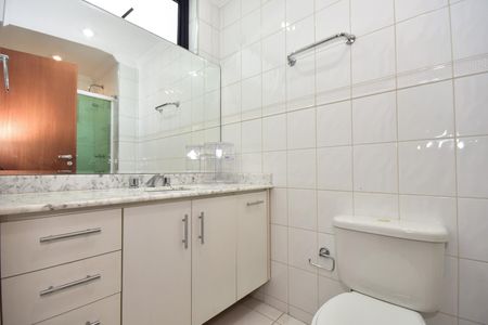 Apartamento à venda com 330m², 4 quartos e 5 vagasBanheiro Suíte 2