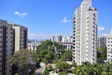 Apartamento à venda com 330m², 4 quartos e 5 vagasVista da Suíte 2