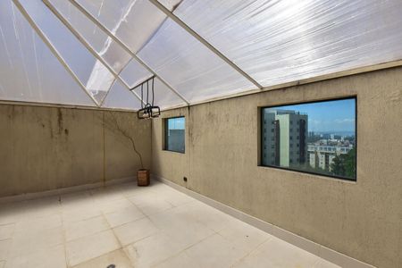 Apartamento à venda com 330m², 4 quartos e 5 vagasCobertura