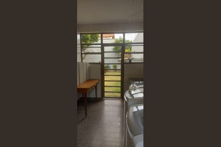 Casa à venda com 343m², 5 quartos e 5 vagas Casa à venda com 343m², 5 quartos e 5 vagasÁrea de Serviço