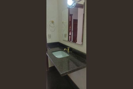 Casa à venda com 343m², 5 quartos e 5 vagas Casa à venda com 343m², 5 quartos e 5 vagasLavabo