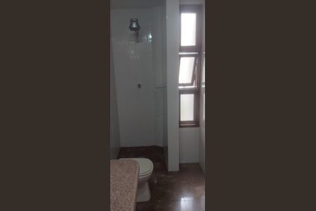 Casa à venda com 343m², 5 quartos e 5 vagas Casa à venda com 343m², 5 quartos e 5 vagasbanheiro 3