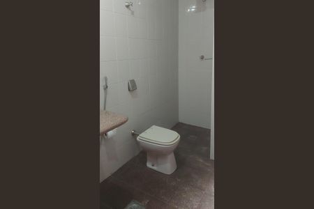 Casa à venda com 343m², 5 quartos e 5 vagas Casa à venda com 343m², 5 quartos e 5 vagasbanheiro 3