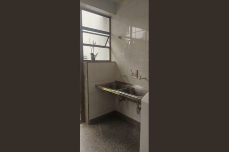 Casa à venda com 343m², 5 quartos e 5 vagas Casa à venda com 343m², 5 quartos e 5 vagasÁrea de Serviço