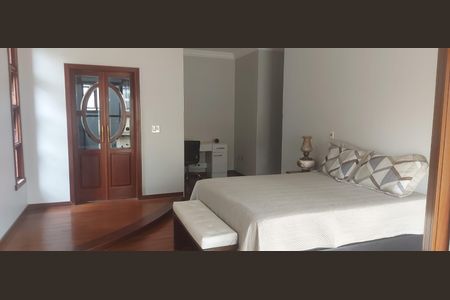 Casa à venda com 343m², 5 quartos e 5 vagas Casa à venda com 343m², 5 quartos e 5 vagasquarto 3