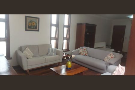 Casa à venda com 343m², 5 quartos e 5 vagas Casa à venda com 343m², 5 quartos e 5 vagassala