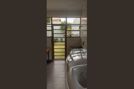 Casa à venda com 343m², 5 quartos e 5 vagas Casa à venda com 343m², 5 quartos e 5 vagasÁrea de Serviço