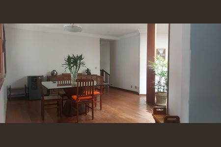 Casa à venda com 343m², 5 quartos e 5 vagas Casa à venda com 343m², 5 quartos e 5 vagassala