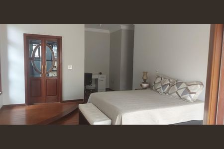 Casa à venda com 343m², 5 quartos e 5 vagas Casa à venda com 343m², 5 quartos e 5 vagasquarto 3