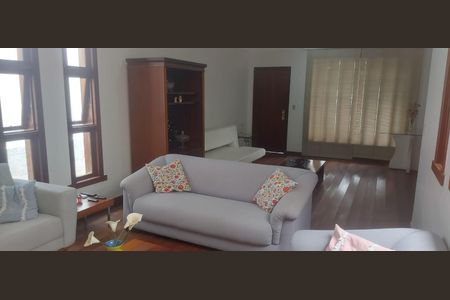 Casa à venda com 343m², 5 quartos e 5 vagas Casa à venda com 343m², 5 quartos e 5 vagassala