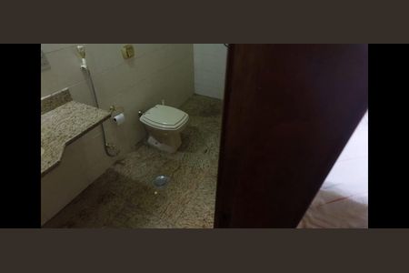 Casa à venda com 343m², 5 quartos e 5 vagas Casa à venda com 343m², 5 quartos e 5 vagasbanheiro 2