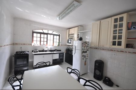 Casa à venda com 250m², 5 quartos e 2 vagasCozinha