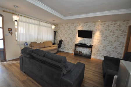 Casa à venda com 250m², 5 quartos e 2 vagasSala