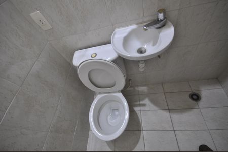 Casa à venda com 250m², 5 quartos e 2 vagasBanheiro de serviço