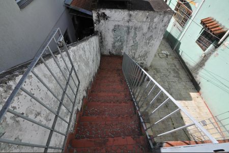 Casa à venda com 250m², 5 quartos e 2 vagasEscada