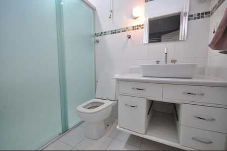 Casa à venda com 250m², 5 quartos e 2 vagasBanheiro do Quarto Suíte 2