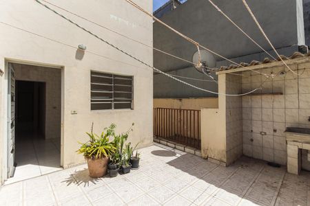 Casa para alugar com 70m², 2 quartos e sem vaga Casa para alugar com 70m², 2 quartos e sem vagaQuintal - Área de serviço