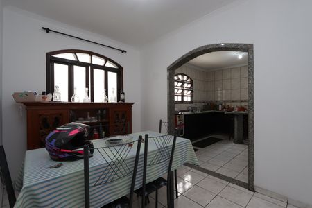 Casa à venda com 209m², 3 quartos e 7 vagasCopa