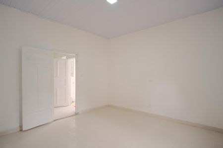 Casa para alugar com 100m², 2 quartos e 2 vagasSala