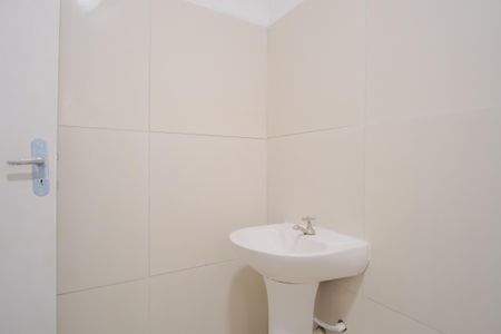 Casa para alugar com 100m², 2 quartos e 2 vagasBanheiro da Suíte